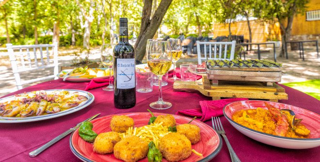 Restaurantes en entornos naturales en Madrid. EL ANCLA DEL LAGO  Paseo de María Teresa, 2. LAGO. Tel. 91 354 36 07 