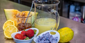 Limonada de violetas de Diego Cabrera, de Viva Madrid y Salmon Guru (© Álvaro López del Cerro).